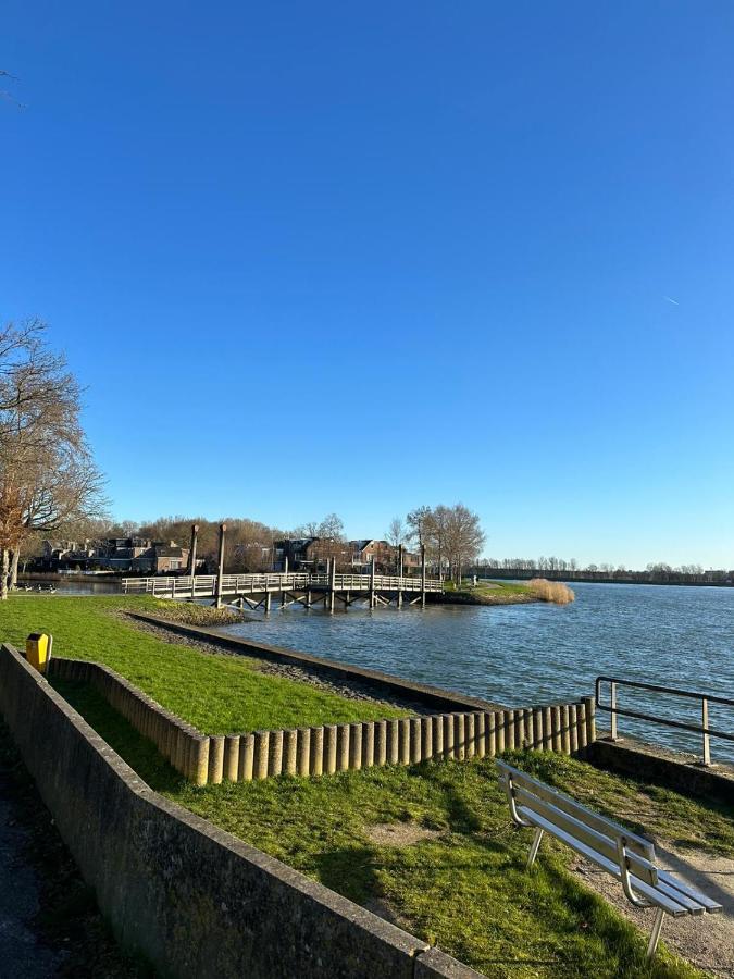 Apartamento Studio Aan De Maas Zwijndrecht Exterior foto